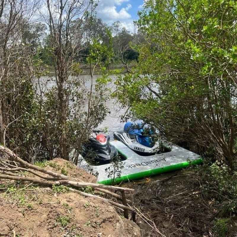 AquaDeck Inflatable Jetski Dock - Image 19